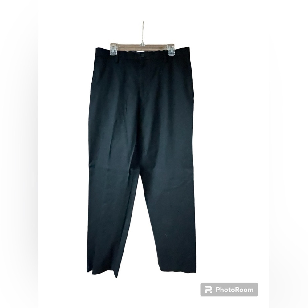 Dockers men’s size 34x32 black straight leg classic fit dress pants
